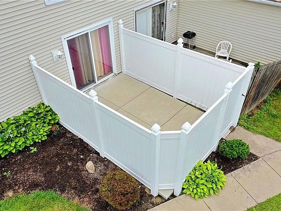 4th image of 2962 Ivy Hill Cir Unit B