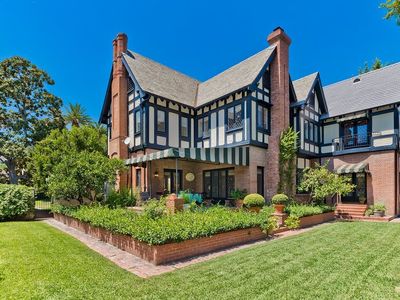 330 S Irving Blvd, Los Angeles, CA, 90020