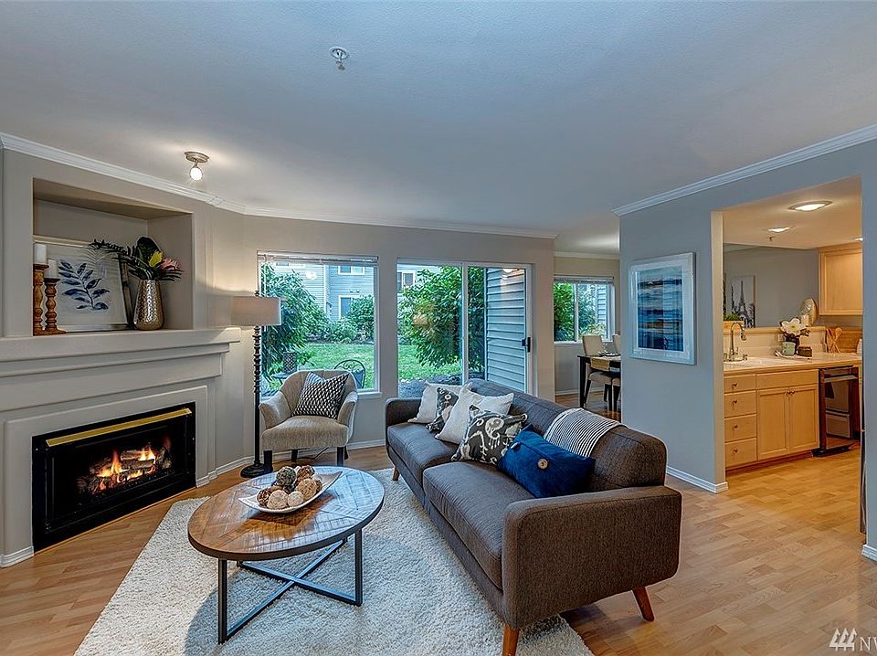 Part of the sought after Klahanie community, come see this beautiful 2 bedroom Sundance condo. 