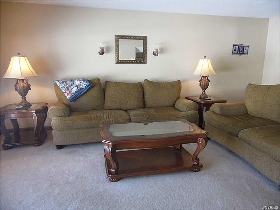 4th image of 80 Neubauer Ct