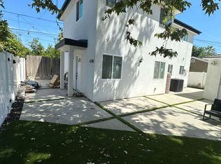 6328 1/2 Camellia Ave, North Hollywood, CA 91606