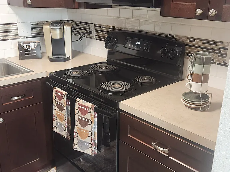 139 W Gray Ct #201 — Photo 4