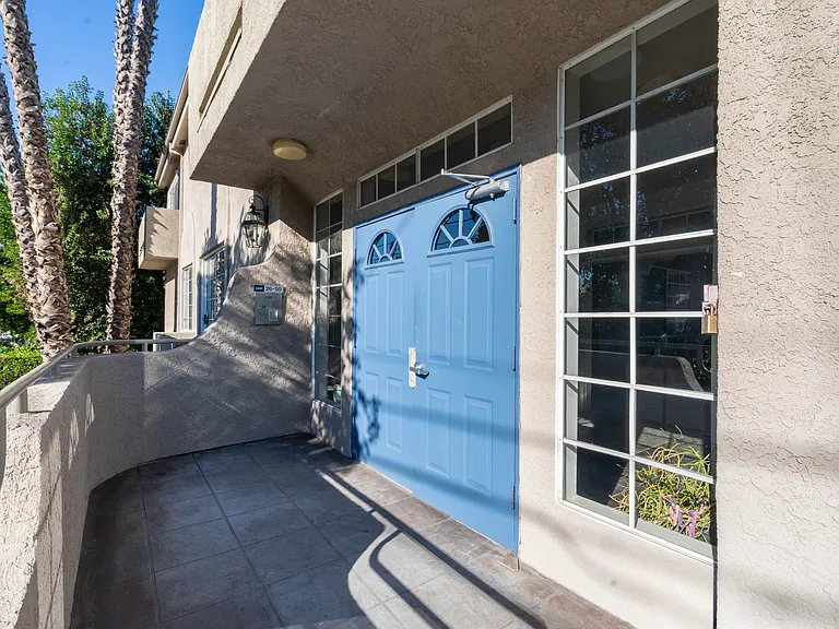 18347 Saticoy St #28 — Photo 19