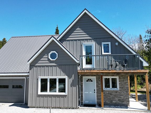 3rd image of 751 Pike Bay Rd