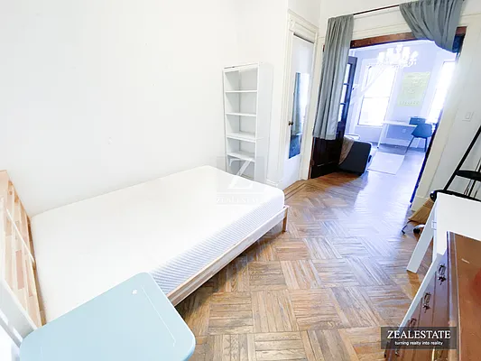 Rented by ZealEstate Group Inc | media 35