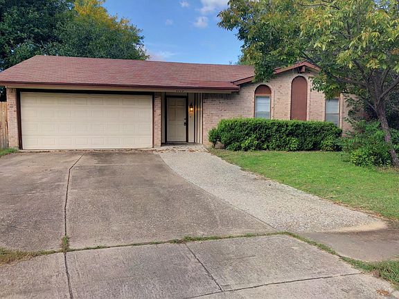 2nd image of 2713 Catalina Way
