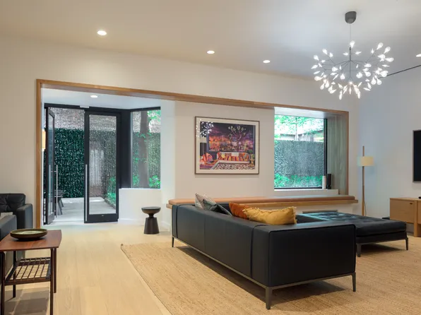 234 East 46th Street image 15 of 20