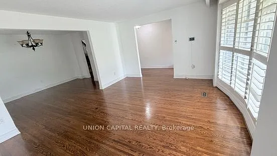 465 Hounslow Ave — Photo 11