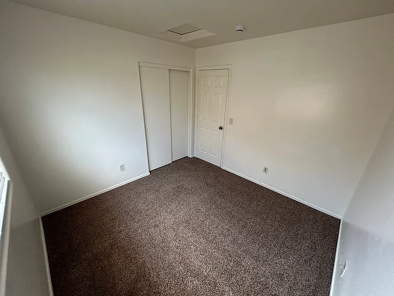 7028 S 46th Dr — Photo 22