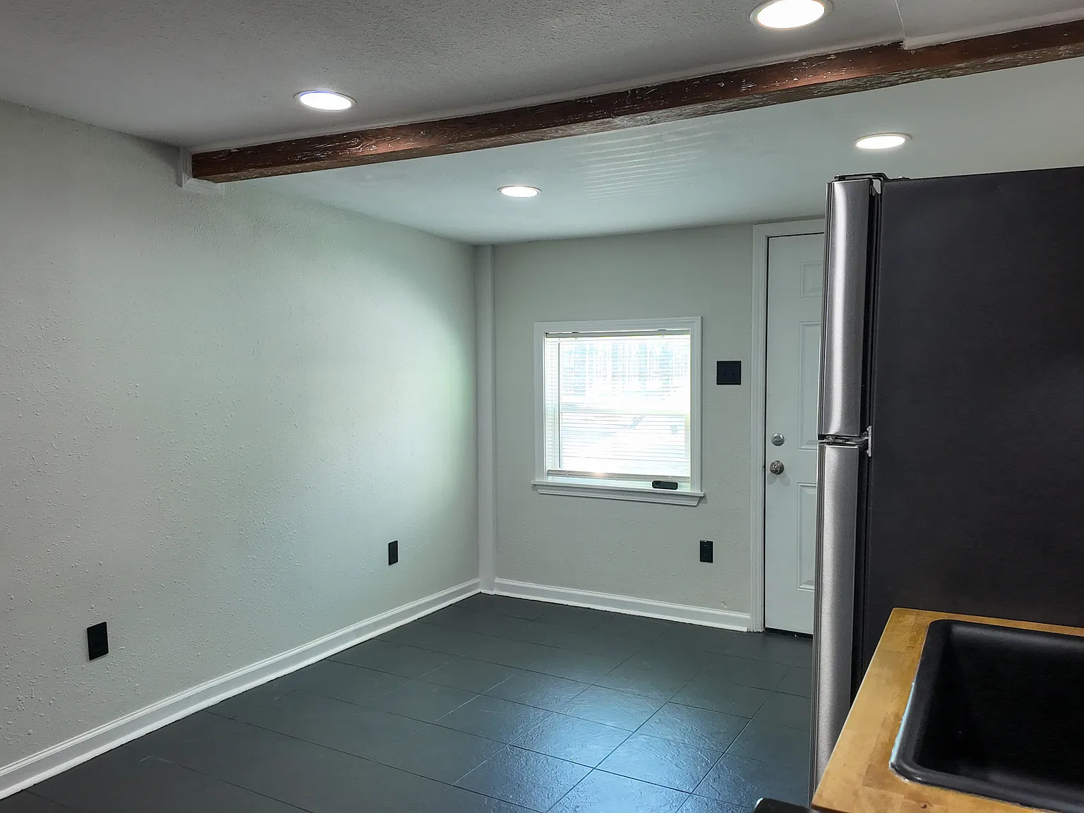 224 S Lopez St — Photo 2