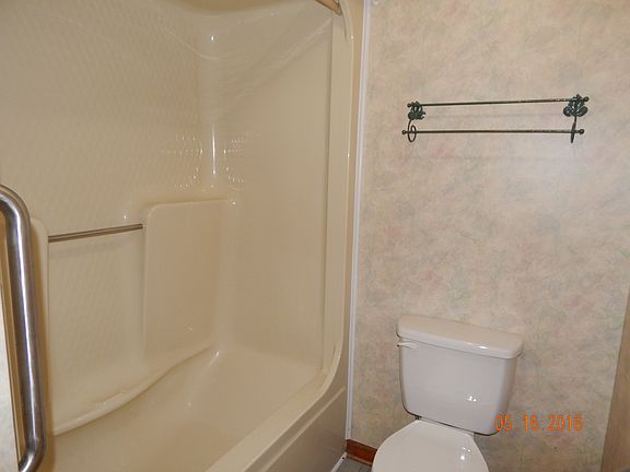 5th image of 361 Lakeview Dr
