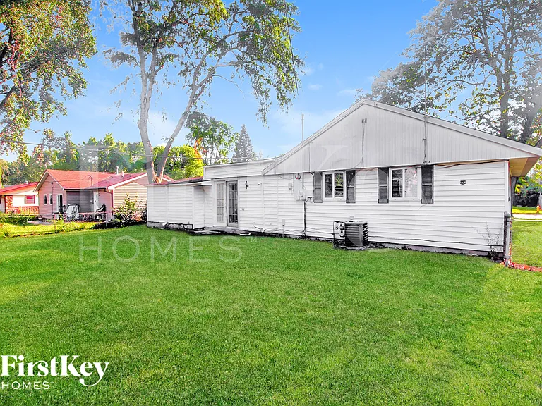 1281 Tree Top Ln — Photo 15