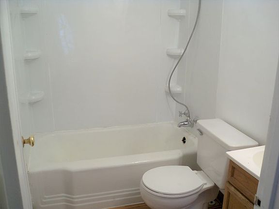 5th image of 543 Broadwater Ave