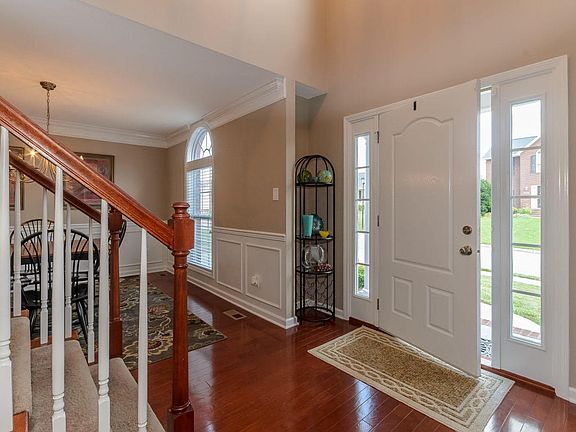 3rd image of 6122 Gallant Ln