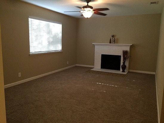 2nd image of 2432 Moraine Cir