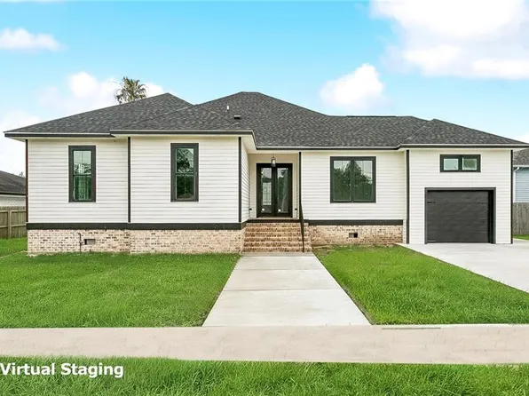 4008 Kings Dr, Chalmette, LA 70043