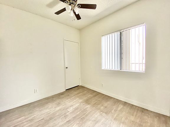 5th image of 231 Normandie Ave #18