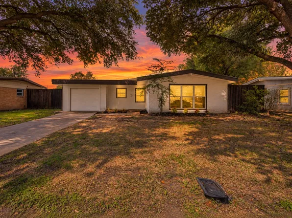 1715 Salem St, Irving, TX 75061