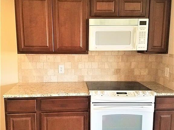 5th image of 745 Marsalis Dr