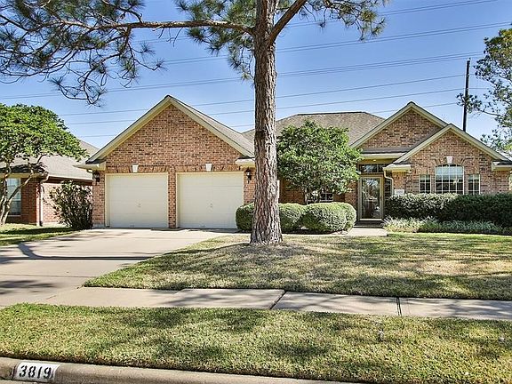 2nd image of 3819 Balmoral Ln