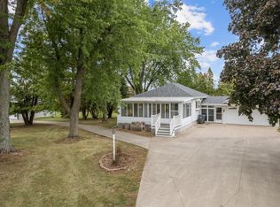 8476 County Rd E, Omro, WI 54963