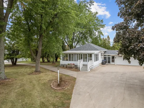 8476 County Road E, Omro, WI 54963