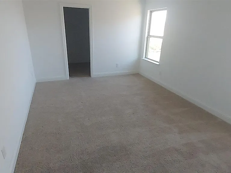 1905 Pecos Dr — Photo 5