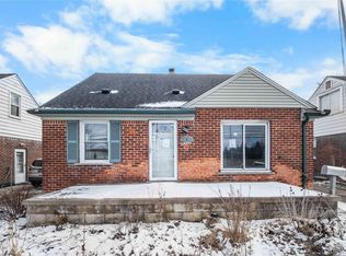 33619 Forest St, Wayne, MI 48184