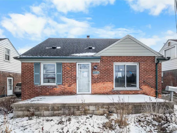 33619 Forest St, Wayne, MI 48184