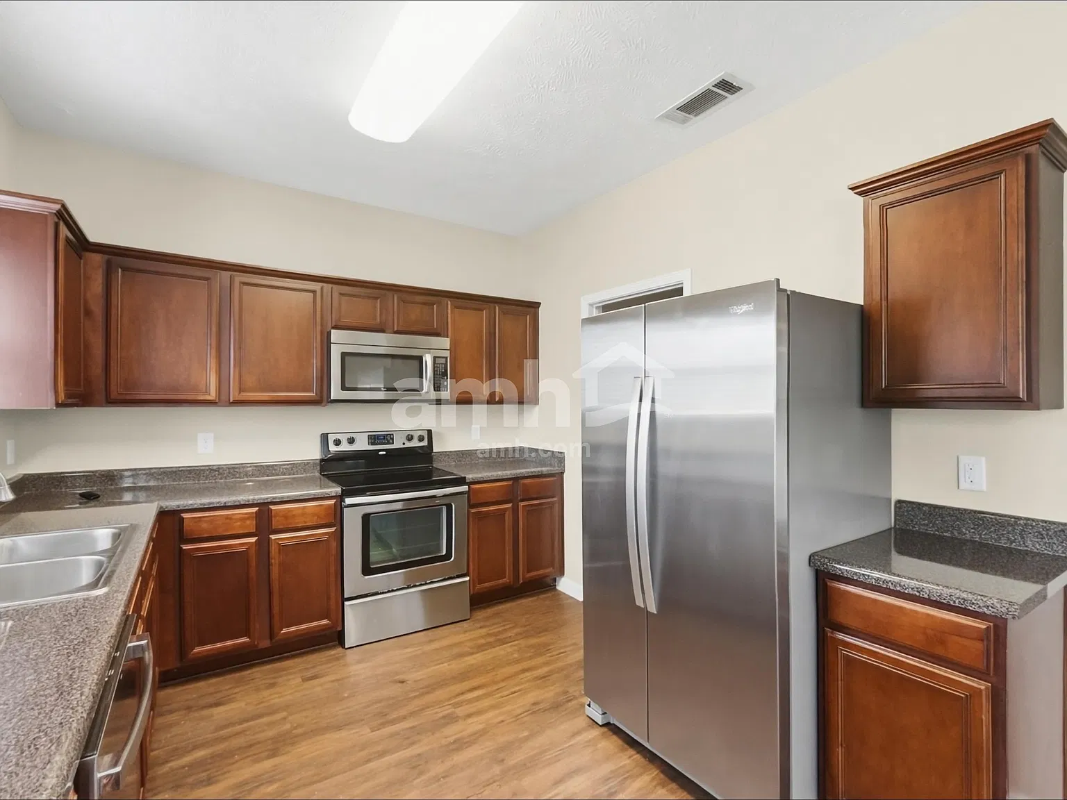 3 bed, 2.5 bath, 2359 sqft, $2,475 — Photo 3