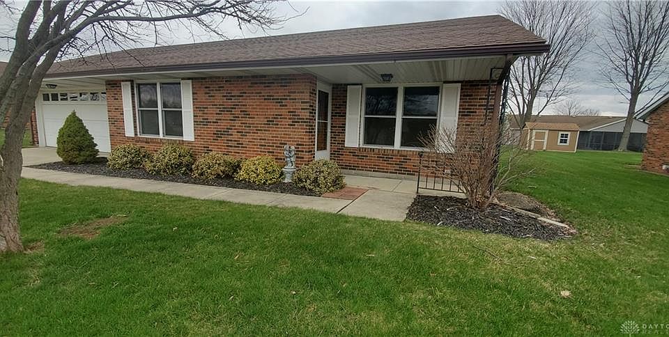 1st image of 1866 W Parkway Dr