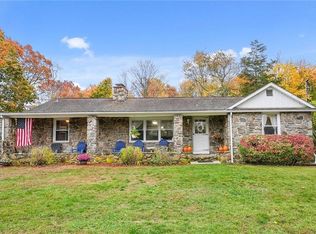 16 Edgewood Rd, Glocester, RI 02814