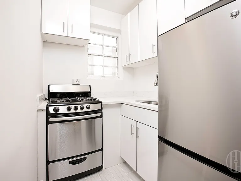 308 W 103rd St #5G — Photo 3