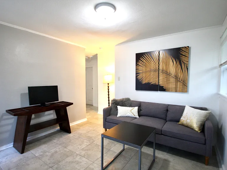 1300 Brown Ave — Photo 6