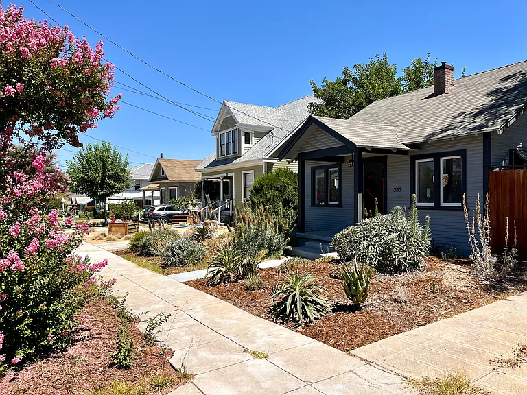 333 Nordina St — Photo 18