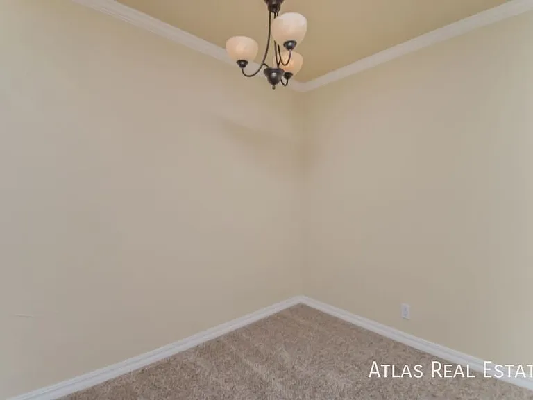2611 Waldean St — Photo 11