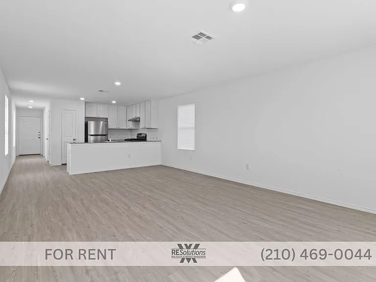 7602 Chancery Gate — Photo 4