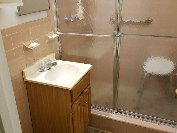 5th image of 151-40 88th St APT 2J