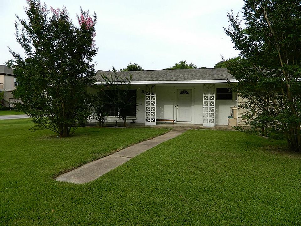 1st image of 3803 Dolphin Ln