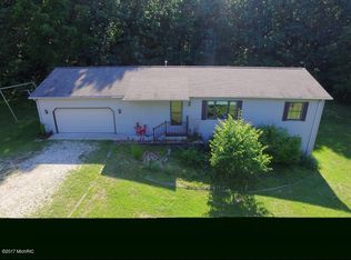 51366 40th St, Paw Paw, MI 49079