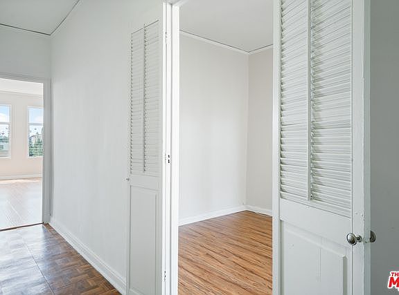 5th image of 634 S Gramercy Pl APT 401
