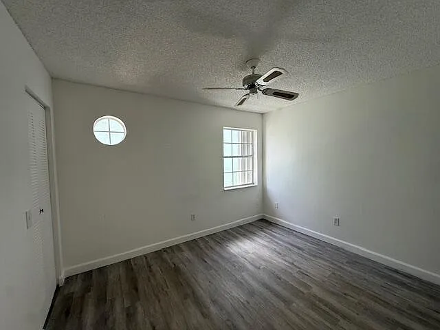 314 Waterside Dr — Photo 8