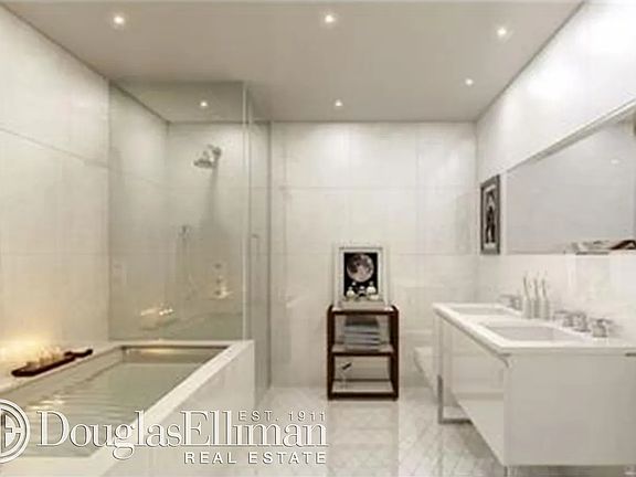 4th image of 5 Franklin Pl #16A