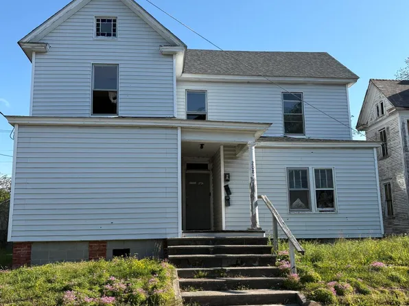 208 W Burgess Street, Elizabeth City, NC 27909