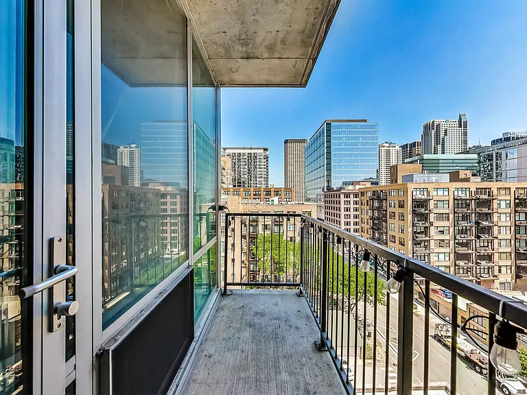 700 W Van Buren St #1010 — Photo 16