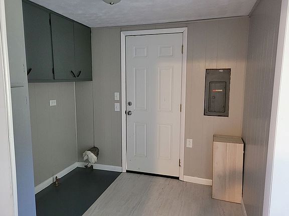 3rd image of 302 S Elm St