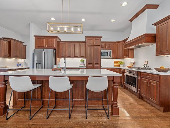 3rd image of 2541 N Loch Lomond Ct
