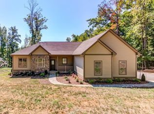 300 Baywood Dr, Moneta, VA 24121