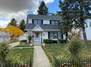 824 S Burchard Ave, Freeport, IL 61032