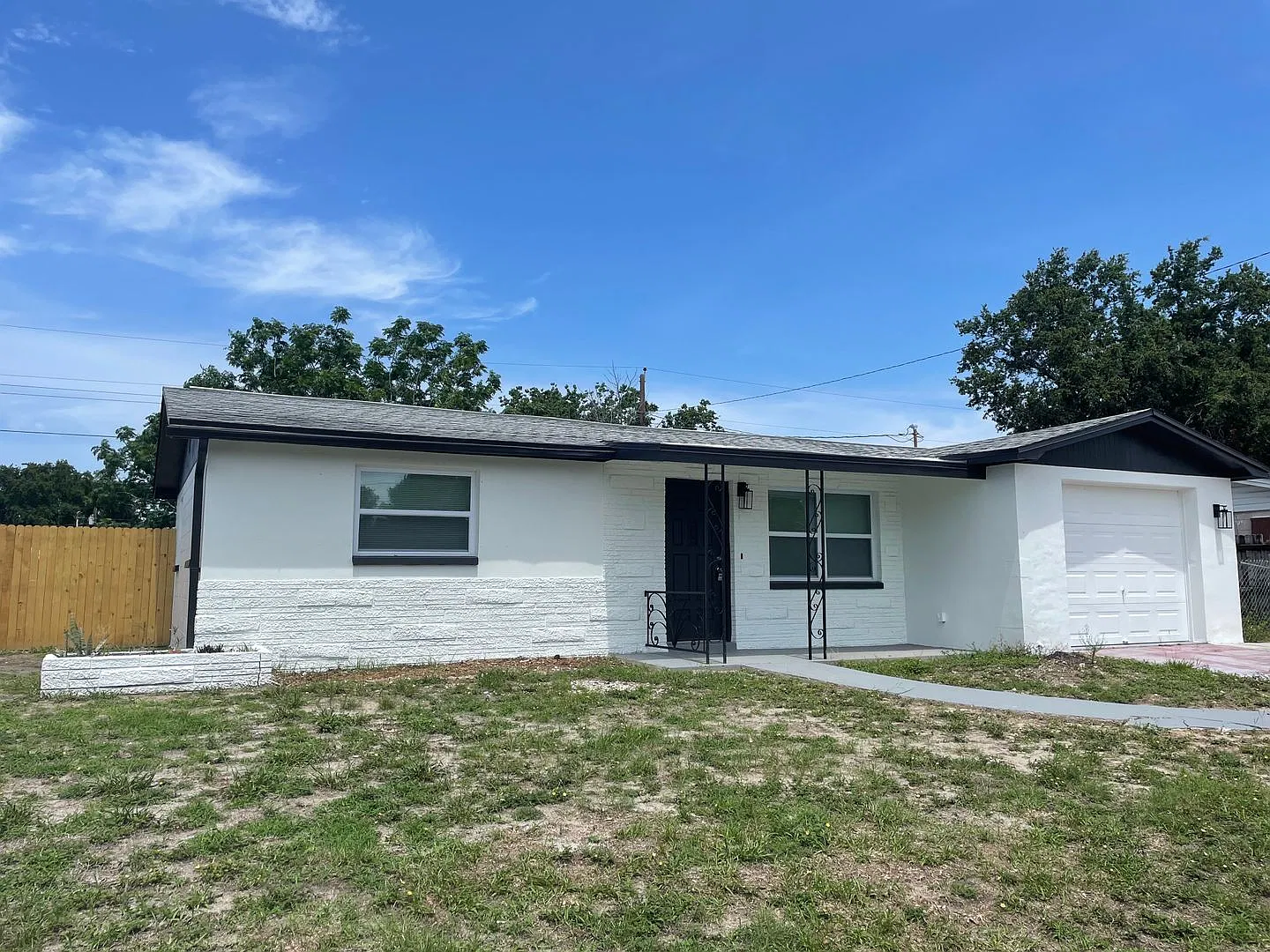 2 Bedroom/1 Bathroom Available Now! — Photo 1
